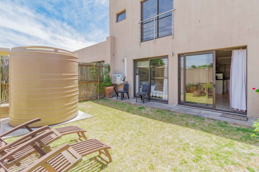 1 Bedroom Property for Sale in Table View Western Cape